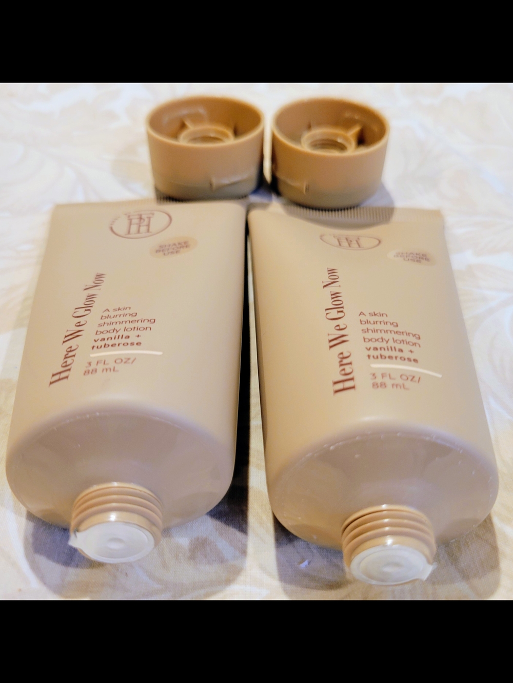NWT Here We Glow Now Shimmering Body Lotion - Picture 3 of 5